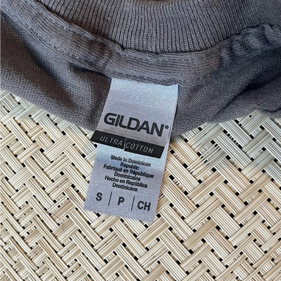 2 Gildan Massachusetts Heavy Cotton T-shirts Size S - Picture 11 of 11